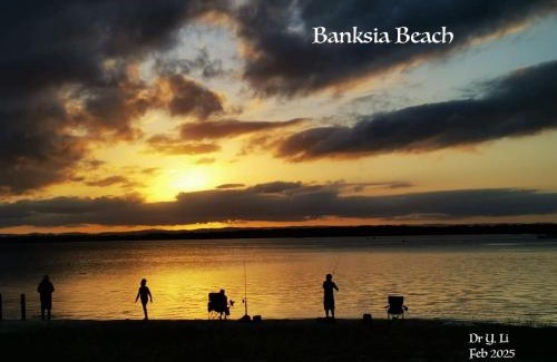 Banksia Beach House | Canal View Holiday - 2 Rooms-max 6