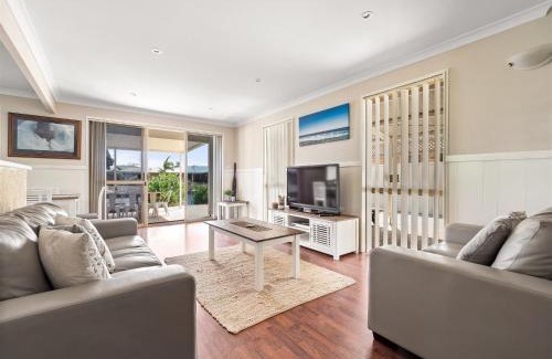 South Yunderup House | Canal Viewprivate Jettypet Friendlyfire Pit