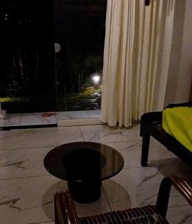 Neyyattinkara House | canan lake home