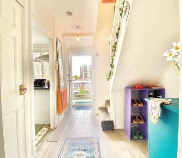 Lansbury House | Canary Wharf Serviced Apartement