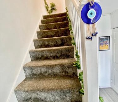 Lansbury House | Canary Wharf Serviced Apartement