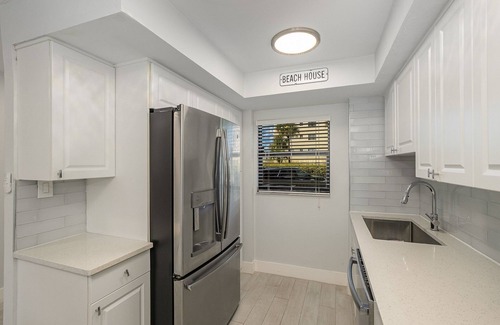 Port Canaveral Apartment | Canaveral Towers Resort-Beach Surf Rocket Launches