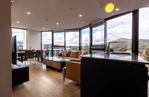 Reid Apartment | Canberra City Centre!Panoramic & Scenic View! 728