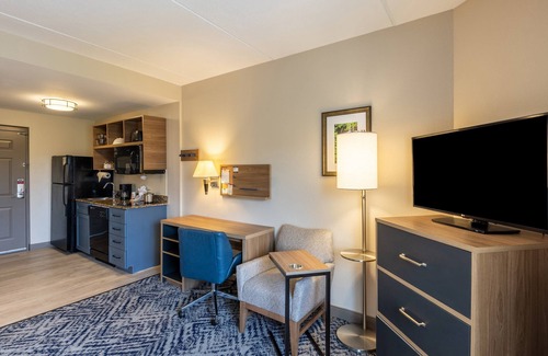 Okatie Hotel | Candlewood Suites Bluffton-Hilton Head by IHG