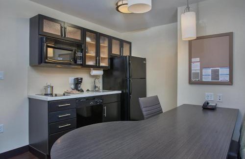 Bowling Green Hotel | Candlewood Suites Bowling Green by IHG