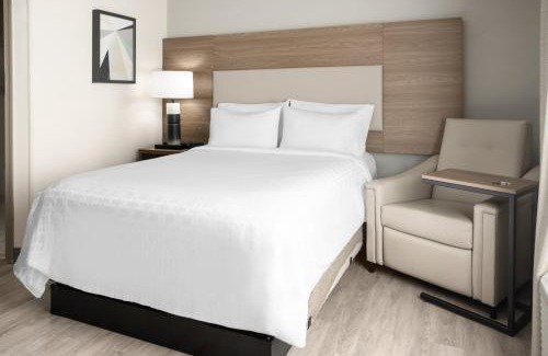 Chambersburg Hotel | Candlewood Suites Chambersburg by IHG