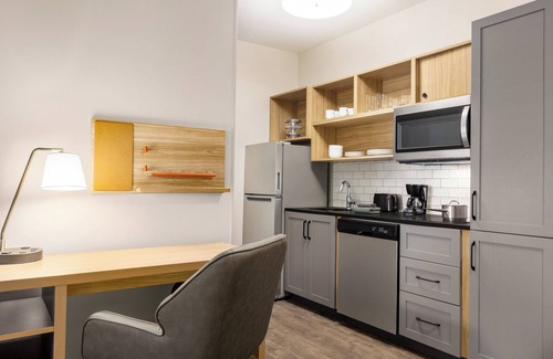 Oakdale Hotel | Candlewood Suites Coralville Iowa City by IHG