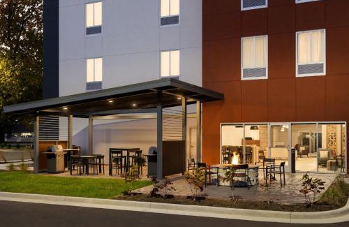 Oakdale Hotel | Candlewood Suites Coralville - Iowa City by IHG