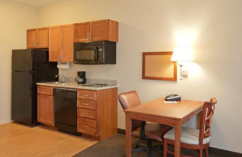 Enterprise Hotel | Candlewood Suites Enterprise by IHG