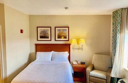 Hot Springs Resort | Candlewood Suites Hot Springs by IHG