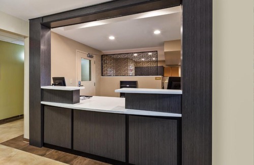 Huntersville Hotel | Candlewood Suites Huntersville-Lake Norman Area by IHG