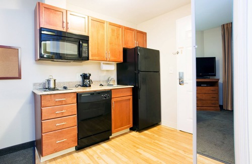 Jacksonville Hotel | Candlewood Suites Jacksonville by IHG