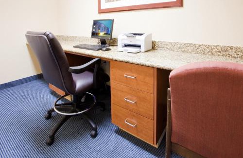 Jacksonville Hotel | Candlewood Suites Jacksonville by IHG