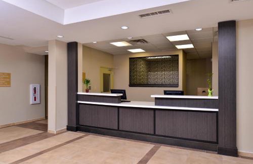 Kenedy Hotel | Candlewood Suites Kenedy by IHG