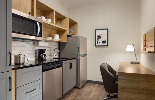 Lexington Hotel | Candlewood Suites - Lexington - Medical District by IHG