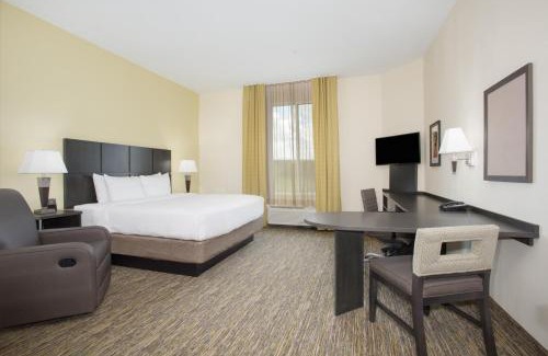 Longmont Hotel | Candlewood Suites Longmont - Boulder Area by IHG