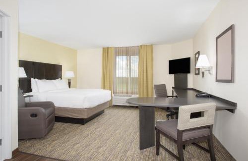 Longmont Hotel | Candlewood Suites Longmont - Boulder Area by IHG