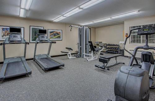 Watterson Park Hotel | Candlewood Suites Louisville Airport by IHG