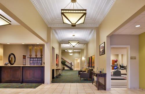 Downtown Hotel | Candlewood Suites Terre Haute by IHG