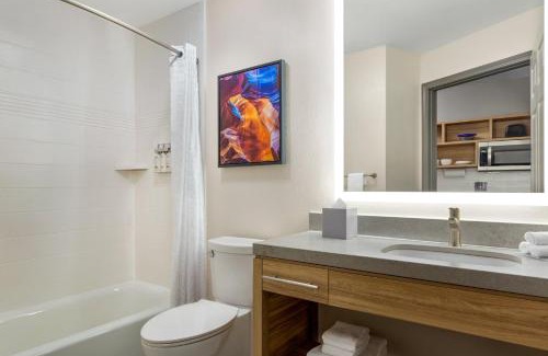 Skyland Park Hotel | Candlewood Suites Tuscaloosa by IHG