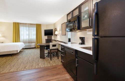 Strabane Hotel | Candlewood Suites Washington North by IHG