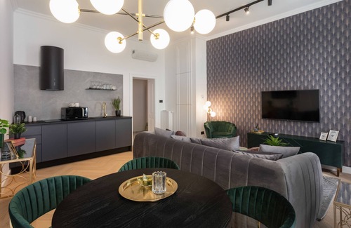 Donji Grad Apartment | Candy Cavalier Zagreb Center Lux