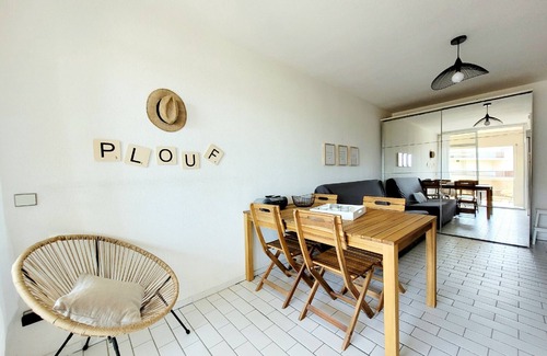 La Cote Radieuse Apartment | Canet-en-Roussillon - Modern studio for 4 - AC - Near sea and amenities