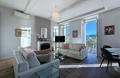 Le Suquet Apartment | Cannes Old Port, Luminous SEAFRONT & SEAVIEW