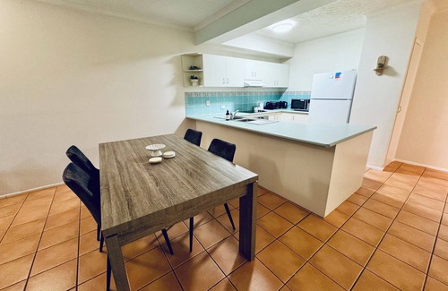 Cannonvale Apartment | Cannonvale Ground Floor Apartment - 2 bed - Sleeps 4 - Swimming Pool