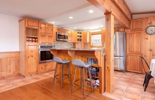 LaBelle Cottage | Canoe Cove Lake House