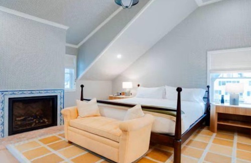 Hampton Bays Hotel | Canoe Place Inn and Cottages