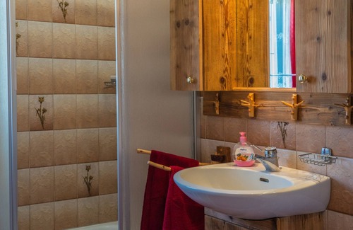 Weyregg am Attersee Apartment | Canopy bed, view of the lake and mountains, 150 km view, game reserve
