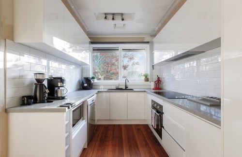 Canterbury House | Canterbury Comfort Easy Living Close to City Links