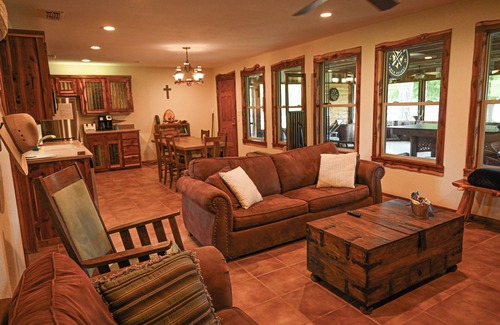 Edom House | Cantina Lake House - Arcridgeranchresort.com