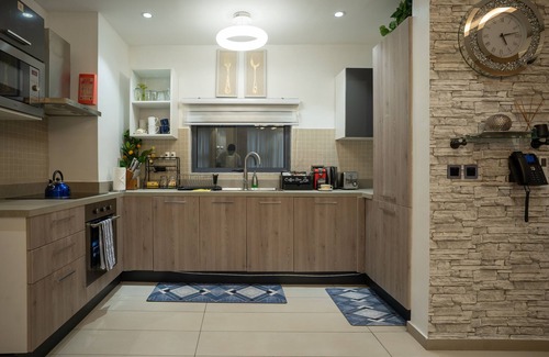 Cantonments House | Cantonments - Charming 1 Bedroom w/Pool View & Gym & Private Balcony