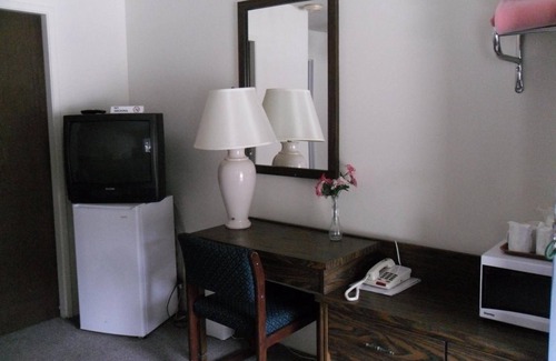 Boston Bar Hotel | Canyon Alpine Motel