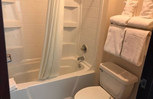 Window Rock Hotel | Canyon de Chelly National Monument Tour! 3 Pet-friendly Units with Breakfast!