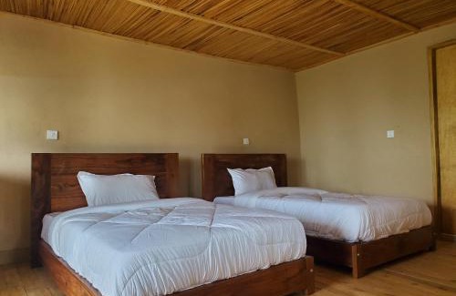 Kisoro Hotel | Canyon lodge