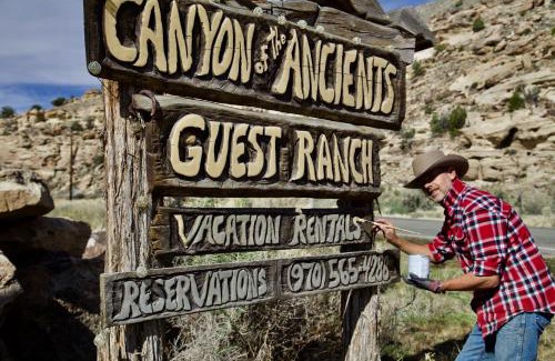 Lewis Resort | Canyon Of The Ancients Guest Ranch