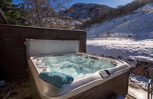 Cottonwood Heights House | Canyon Retreat Jr.