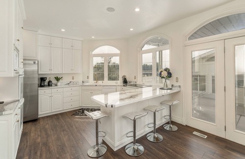 Filer House | Canyon Rim Waterfall Views, Hot-tub, Theater, Surround Sound, Grill Area