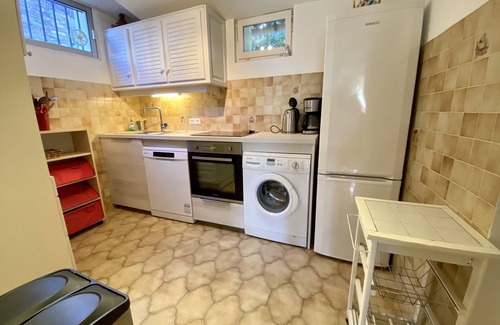 Cap-d'Antibes Apartment | Cap d'Antibes F2 apartment on the ground floor private tt comfort