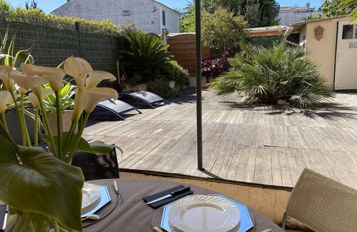 Cap-d'Antibes Apartment | Cap d'Antibes F2 apartment on the ground floor private tt comfort