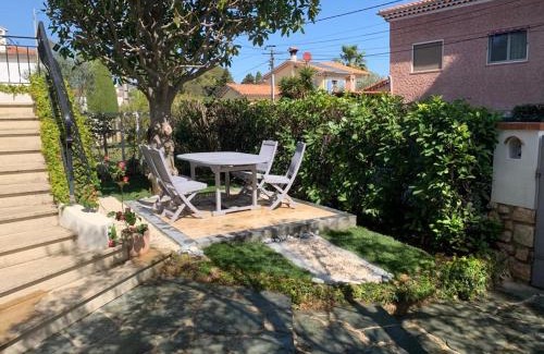 Cap-d'Antibes Apartment | Cap d Antibes, Salis beach , 2 bedrooms , free parking