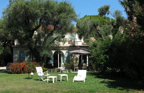 Cap-d'Antibes Villa | CAP D'ANTIBES - VILLA POOL NEAR THE SEA - 6 PEOPLE