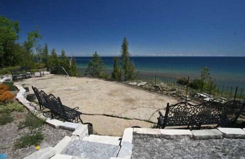 Lion's Head Cottage | Cape Cliff Cottage - Lions Head, Ontario, Canada