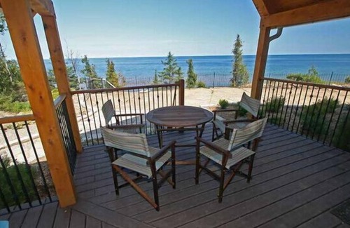 Lion's Head Cottage | Cape Cliff Cottage - Lions Head, Ontario, Canada