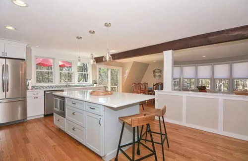 Centerville House | Cape Cod 4 BR + Loft close to beaches & Hyannis