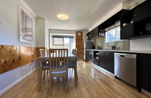 Dinner Plain Ski Chalet | Cape Cod Chalet, alpine-getaways