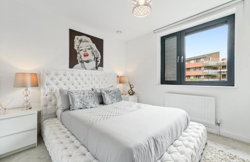 Rotherhithe Apartment | CAPE Modern City 2 Bed Apartment London Canada Water Deptford Greenwich